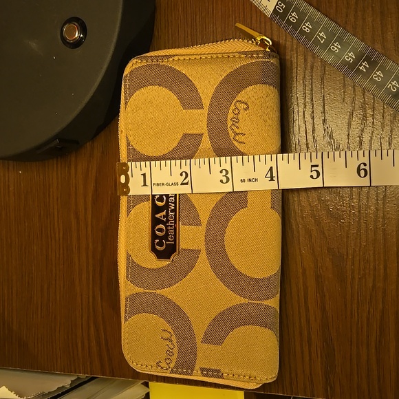 Coach Leatherware Wallet - Picture 10 of 11